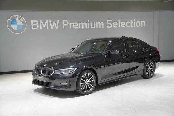 BMW 320i 2.0 16V TURBO GASOLINA SPORT AUTOMÁTICO BMW 320i 2.0 16V TURBO GASOLINA SPORT AUTOMÁTICO